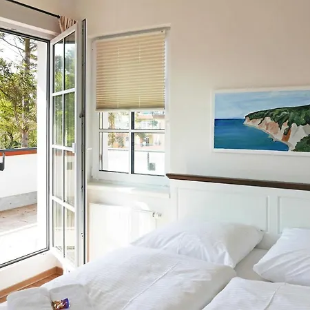 Inselparadies Leuchtturm Baabe