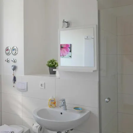 Inselparadies Leuchtturm * Baabe